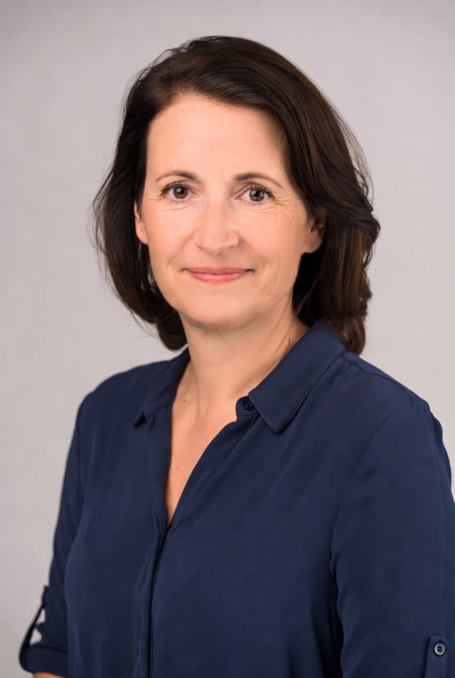 Elena Petrova — AI Contract Review & Drafting Specialist